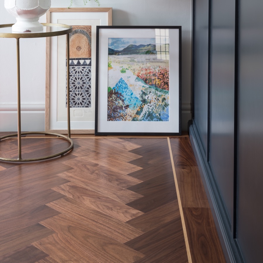 Brandy Forbyde Vi ses Walnut Parquet Premier Unsealed 400 x 100 mm - The Natural Wood Floor Co