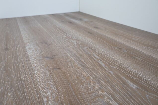 Heywood Oak Plank Rustic 200 x 15 mm (New)