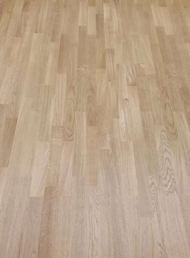 Oak Three Strip Engineered Lacquered 2G 182 x 14 mm